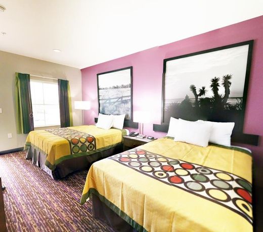 Super 8 by Wyndham Carrizo Springs