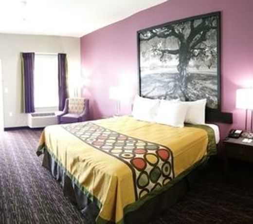 Super 8 by Wyndham Carrizo Springs