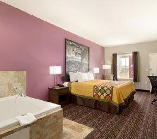 Super 8 by Wyndham Carrizo Springs