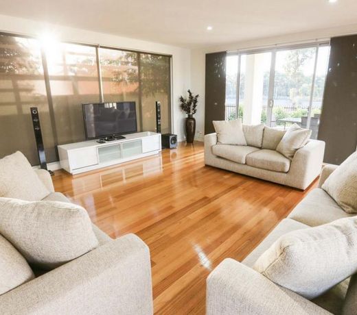 Indulge Luxury Homes - Marina 4