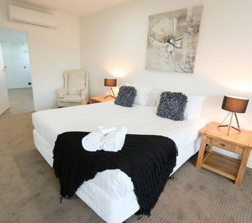 Indulge Luxury Homes - Marina 4
