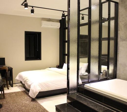 Almond Hotel Busan Station