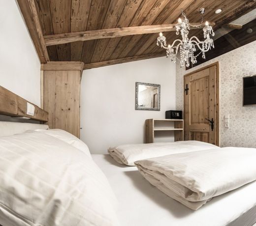Uralp Royal by A-Appartments