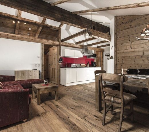 Uralp Royal by A-Appartments