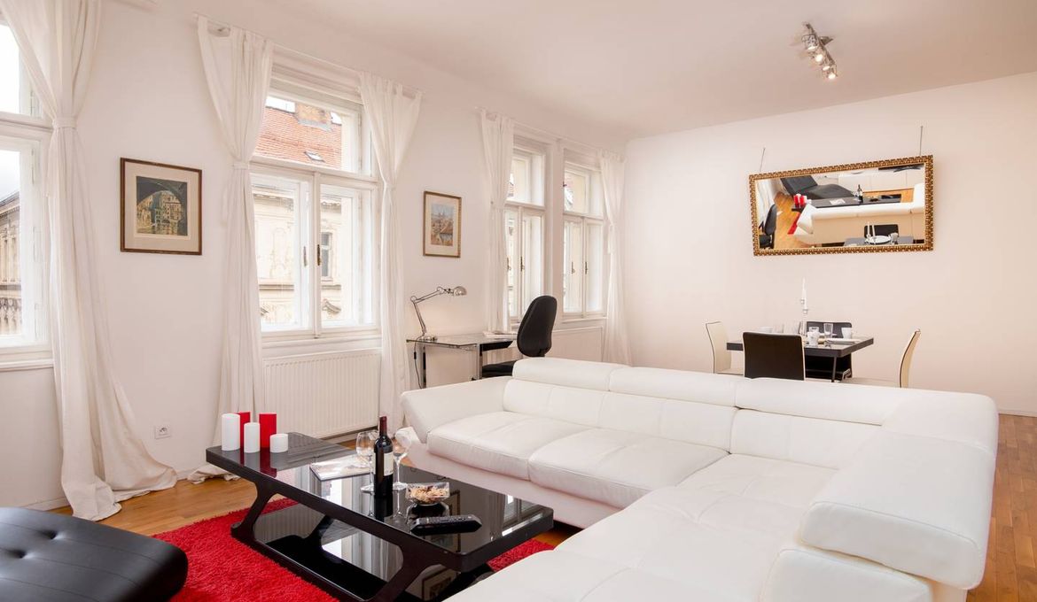 The Suite Prague Castle Apartment