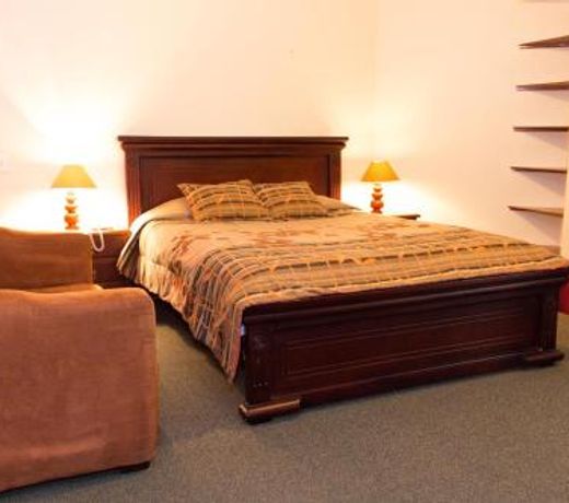 Altura Rooms & Suites