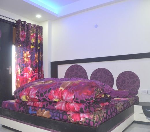 Goel Residency