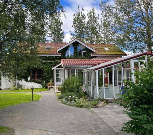 Ãrbakki Farmhouse Lodge