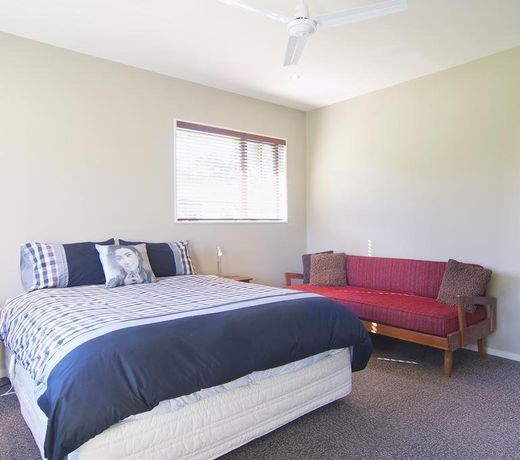 The Villa - Christchurch Holiday Homes