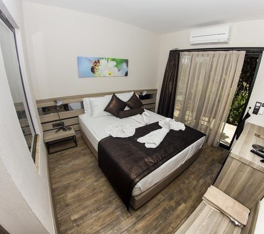 S3 Seahorse Beach Club