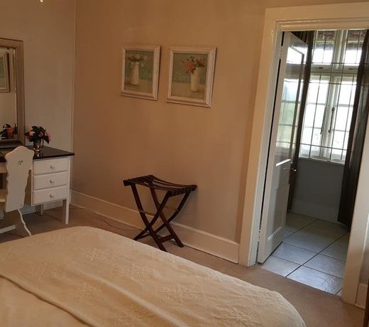 18 Pioneer Kloof