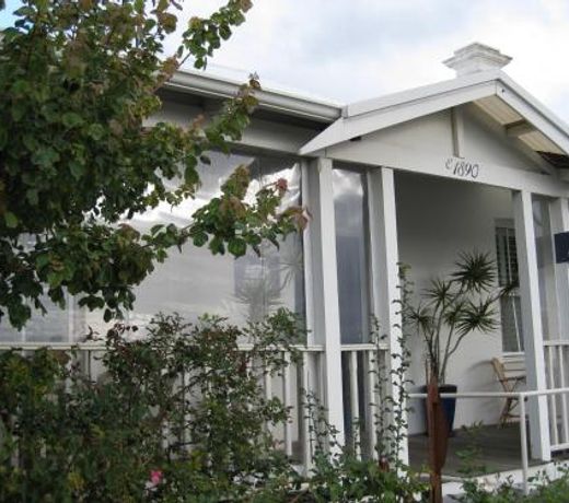 Three Chimneys Bed and Breakfast Boutique Guest House