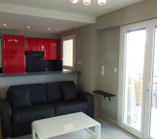 Proche Palais CV5