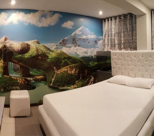 Qollana Business Hotel