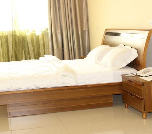 Five to Five Hotel