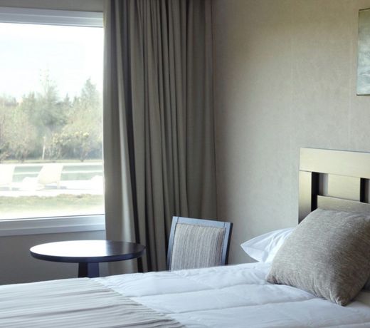 Howard Johnson Hotel & Resort Funes