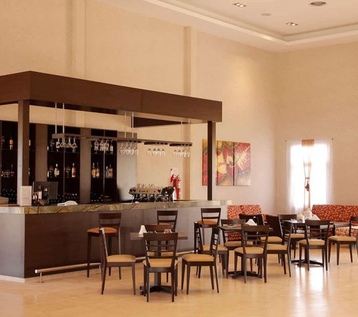 Howard Johnson Hotel & Resort Funes