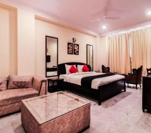 Collection O 353 Hotel Four Boutique