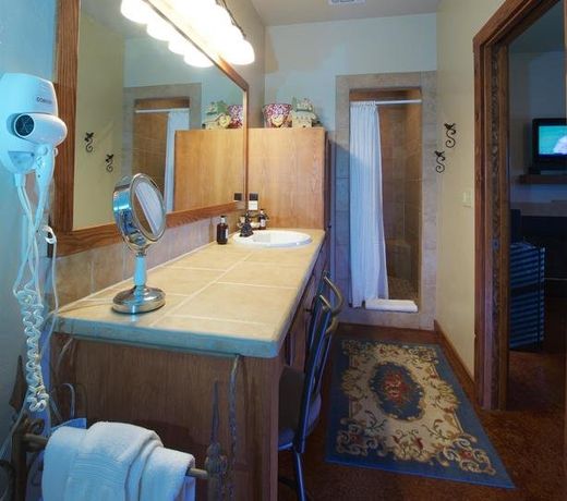 Lazy T Bed and Breakfast
