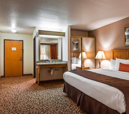 Best Western Plus Mill Creek Inn