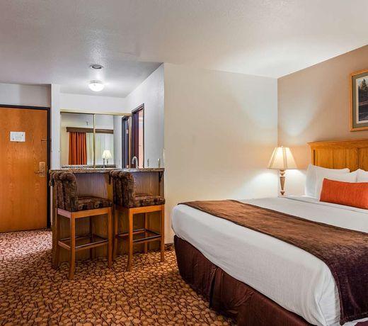 Best Western Plus Mill Creek Inn