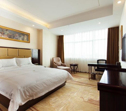 Nanjing Hotel (Pet-friendly)