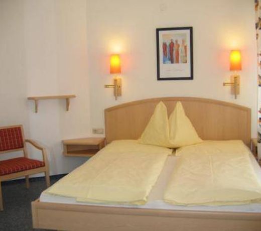 Hotel Pension Sonnenuhr