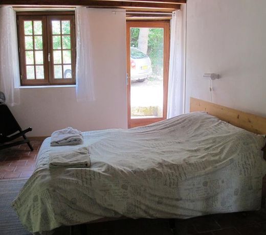 Villa de 4 chambres avec piscine partagee terrasse amenagee et wifi a Saint Paul Lizonne