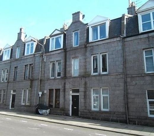Crown Apartment