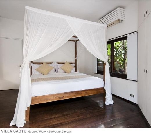 5BR Villa Sabtu - Minggu Villas Seminyak