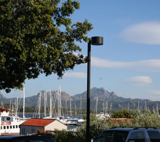 SUL LUNGOMARE DI CANNIGIONE