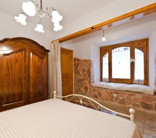 ALCANTARA RUSTICHOUSE