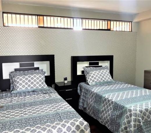Royalty Inn