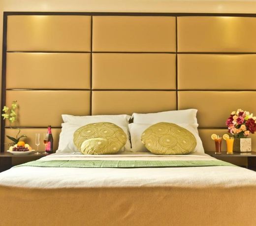 Canberry Hotel