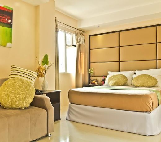 Canberry Hotel