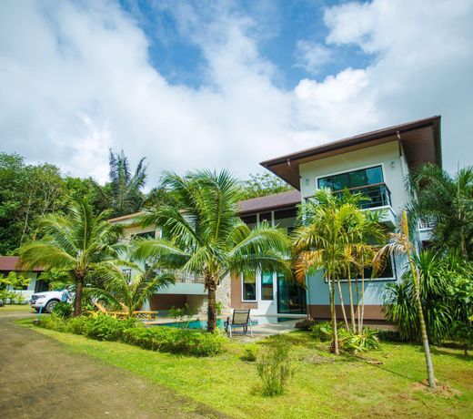 Adamna Villa