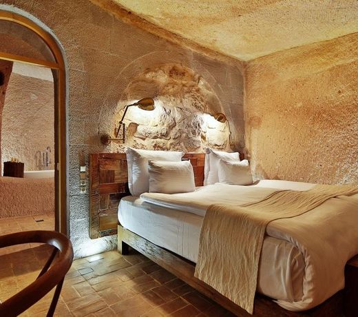Millstone Cave Suites Hotel