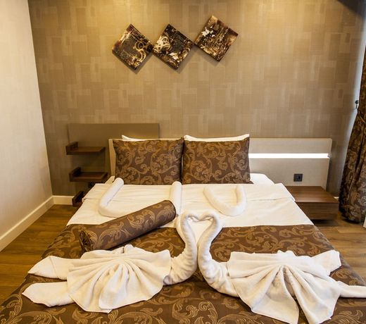 Liv Suit Hotel