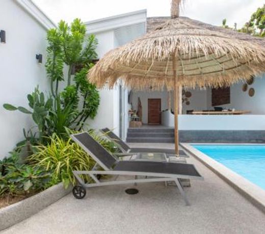 Eden Beach Villas