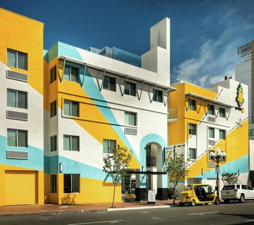 Staypineapple, Hotel Z, Gaslamp San Diego