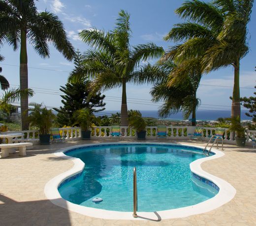 Chateau De La Rose Bed and Breakfast