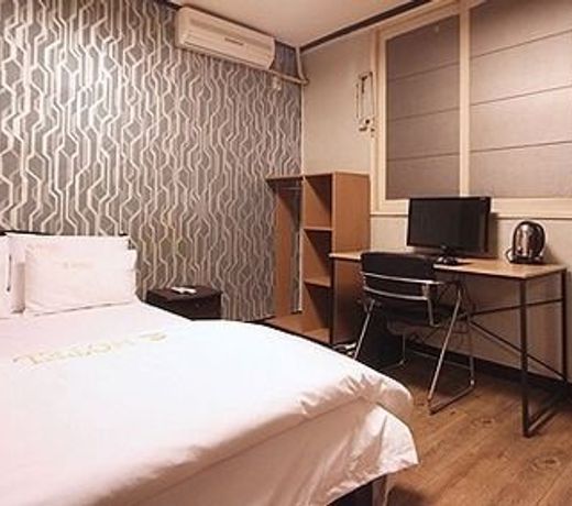 S Hotel Gumi