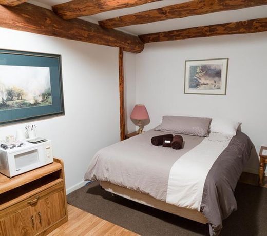 1202 MOTOR INN