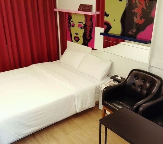 Maru Hotel