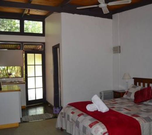 Colonial Motel