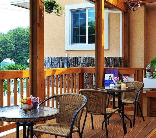 Bijou Pension