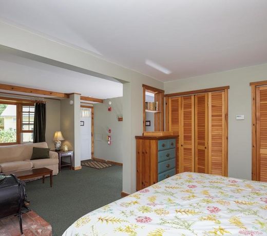Tucker Hill Inn