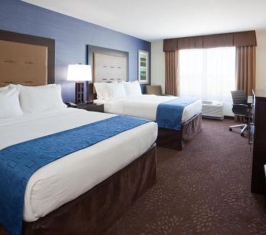 Holiday Inn Express & Suites Fort Dodge, an IHG Hotel