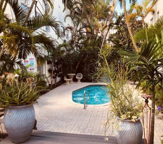 North Beach Hotel