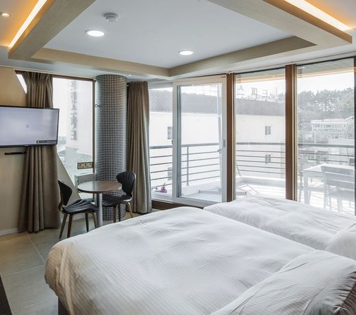Ray Tourist Hotel